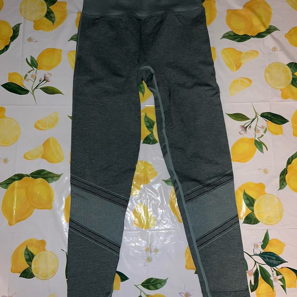 Pink leggings Size Large